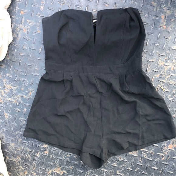 Silence + Noise ~ black deep v notch romper - Picture 2 of 7